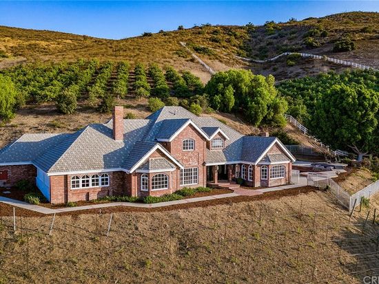 13452 Andalusia Dr, Camarillo, CA 93012