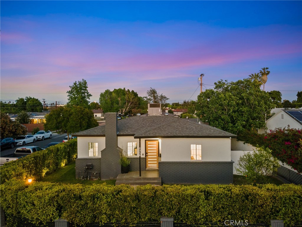 6956 Corbin Ave, Reseda, CA 91335