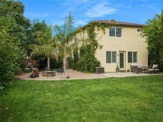 11143 Laughlin Ln, North Hollywood, CA 91606