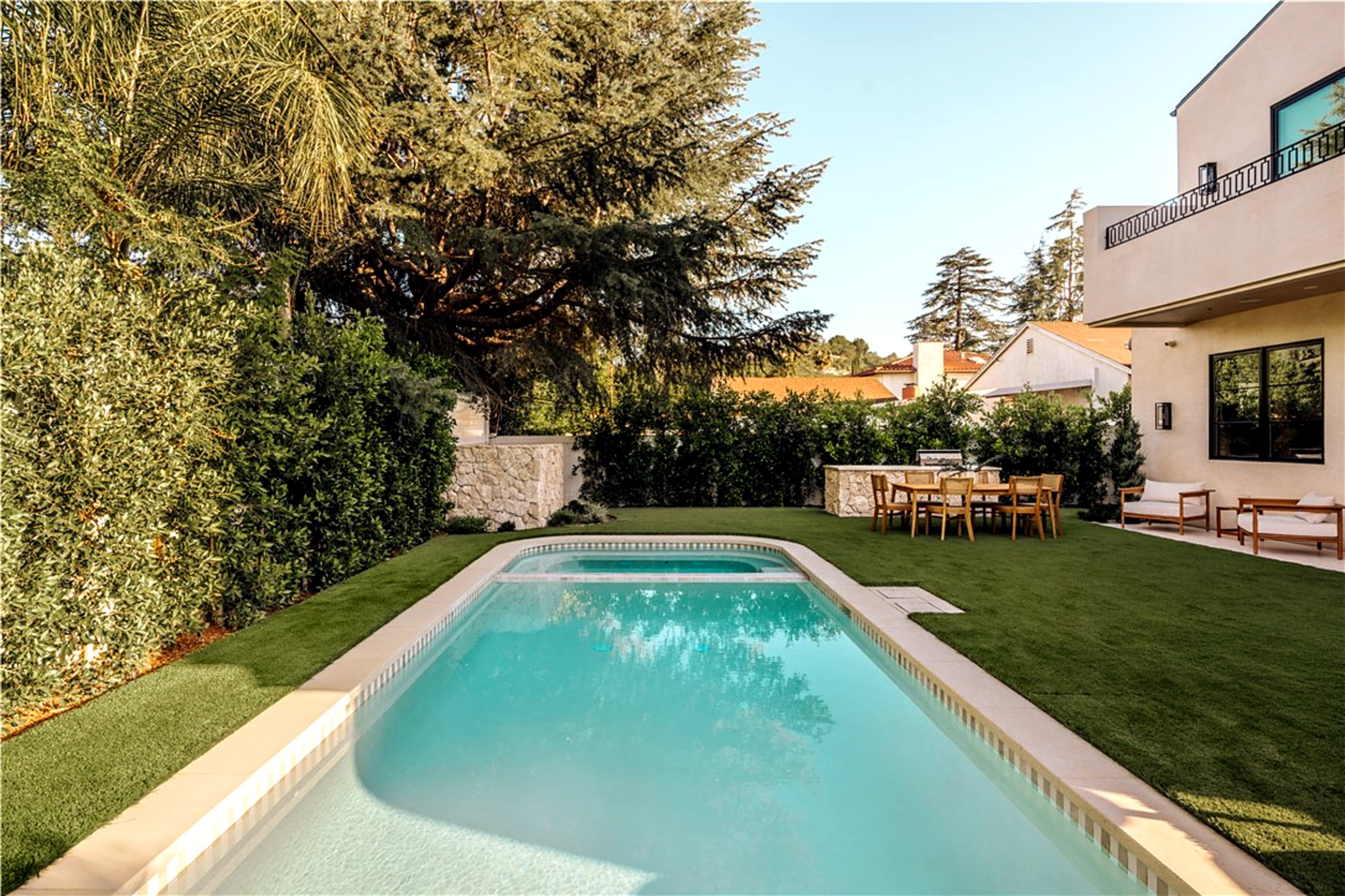 4940 Hesperia Ave Encino custom tiled pool and backyard