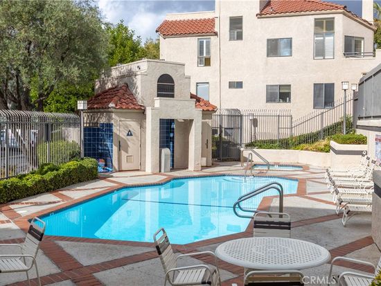 185 McAfee Ct, Thousand Oaks, CA 91360