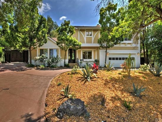 22300 Burbank Blvd, Woodland Hills, CA 91367