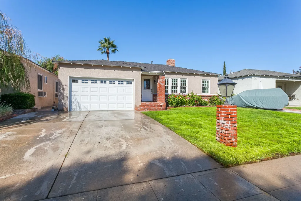 NEW LISTING!