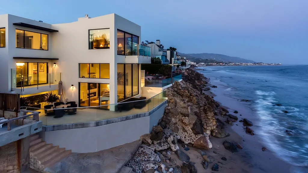 Malibu: 21 Miles of Scenic Beauty