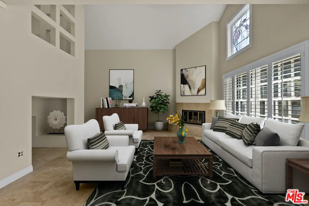 23038 Park Privado, Calabasas, CA 91302