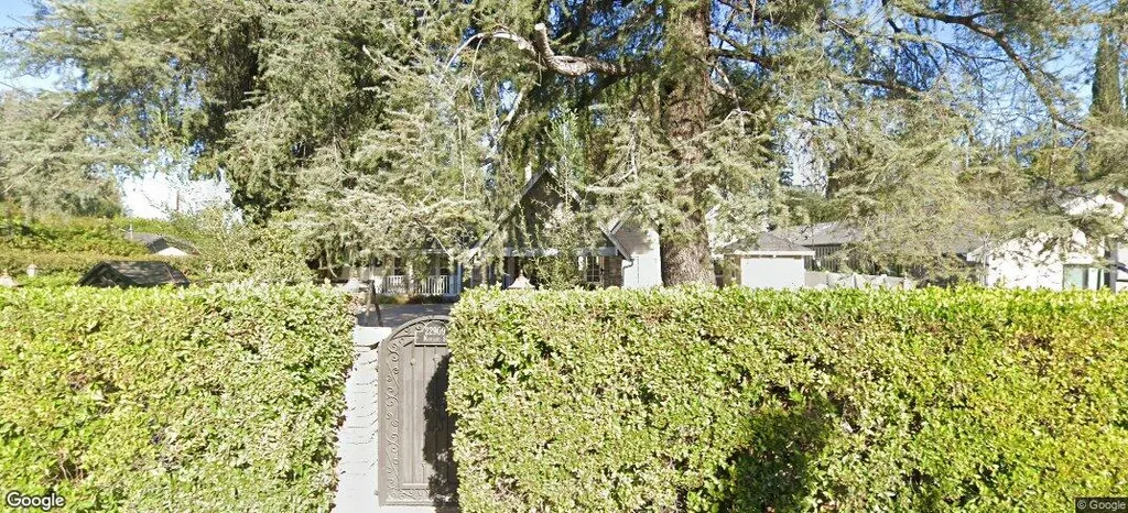 22909 Mariano St, Woodland Hills, CA 91367